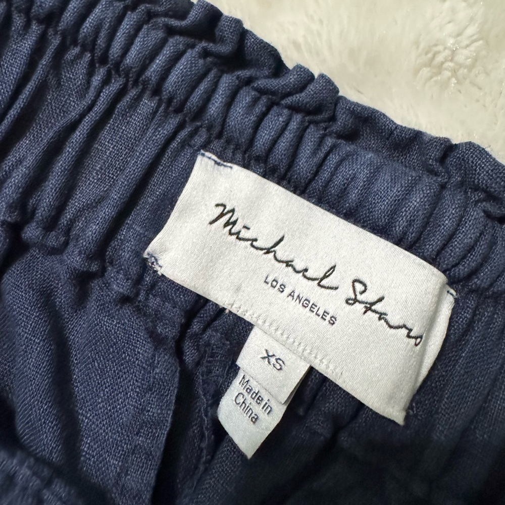 Michael Stars
Jules High Rise Loose Wide Leg Linen Pant in navy - Picture 7 of 12